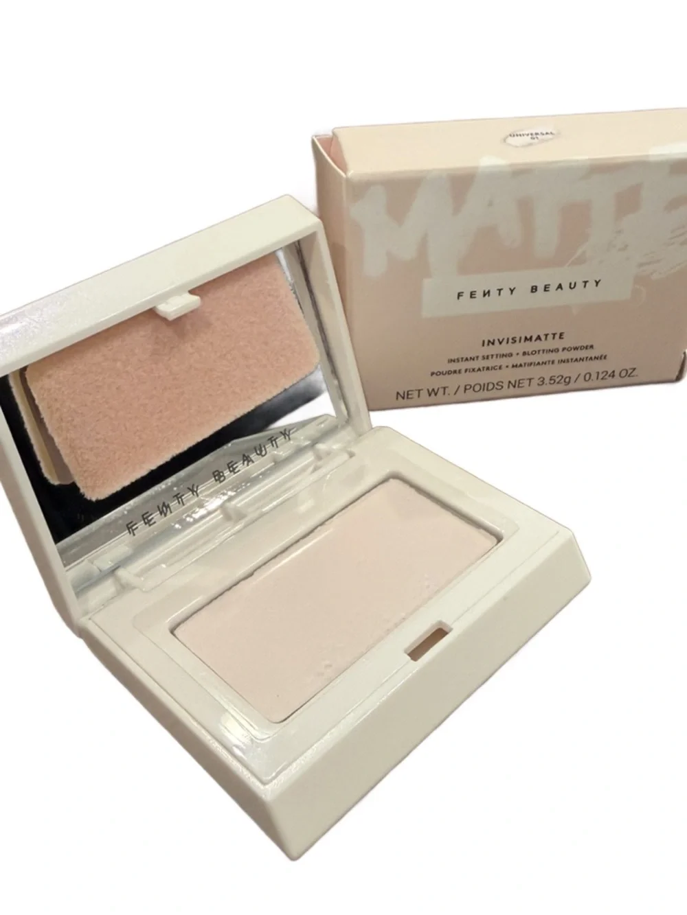 Fenty Beauty Invisimatte Instant setting + blotting powder- Translucent